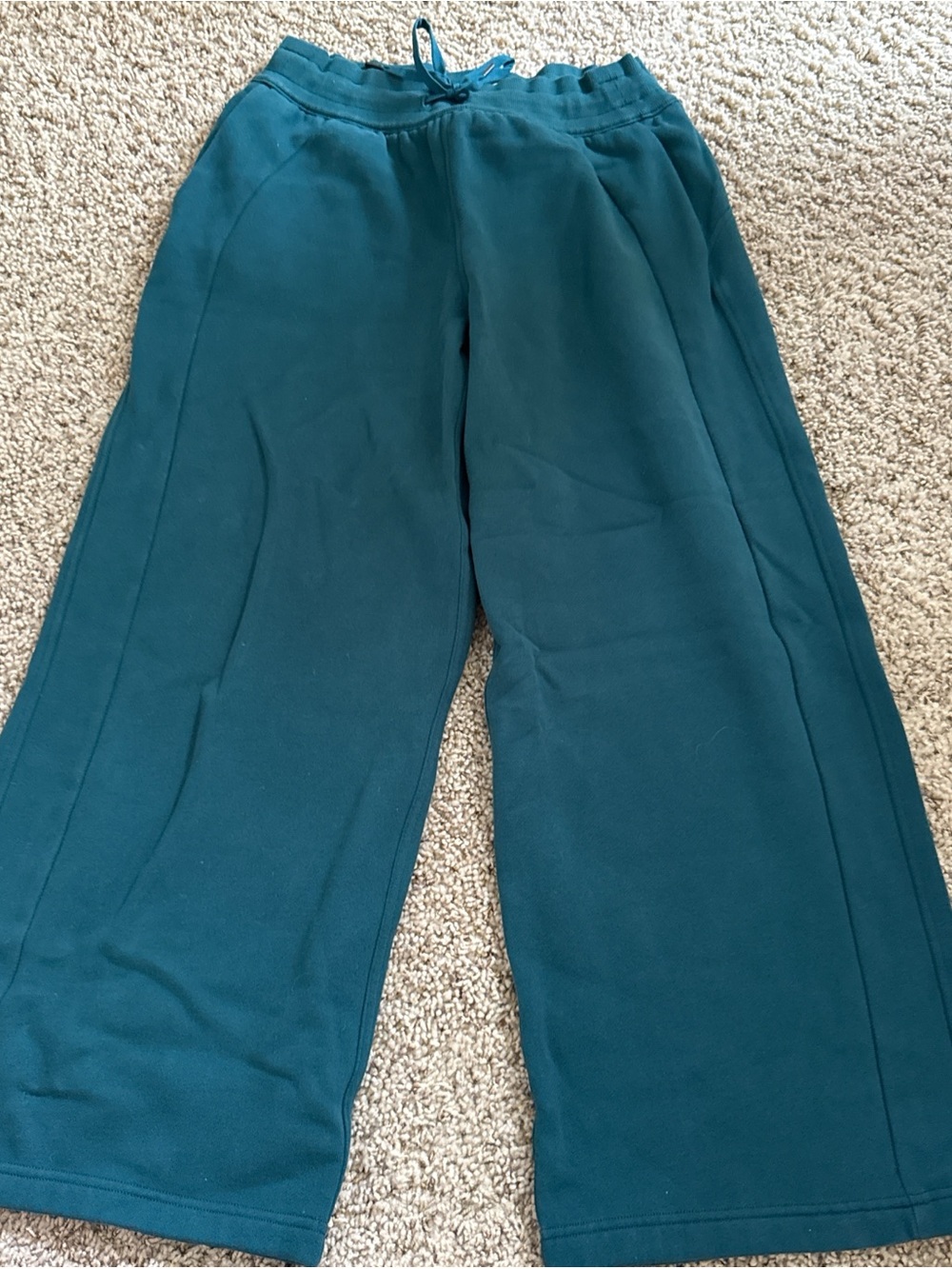 Lululemon forest green size M wide leg scuba pant *SHORT edition